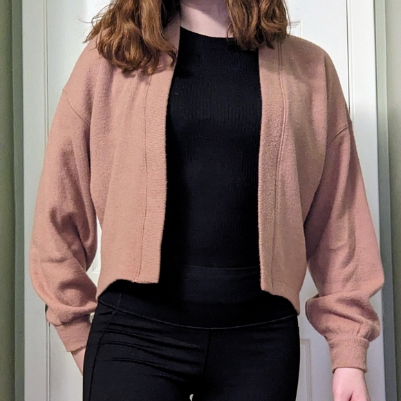 Abercrombie & Fitch Soft Collection Cozy Cropped Cardigan in Cedarwood |… - Picture 3 of 7